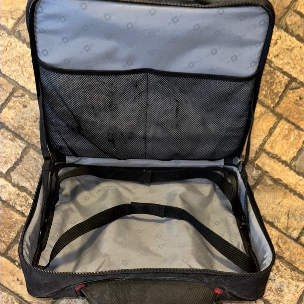 Wenger Swiss Gear Patriot Rolling Luggage Retractable Handle 17” Laptop Bag